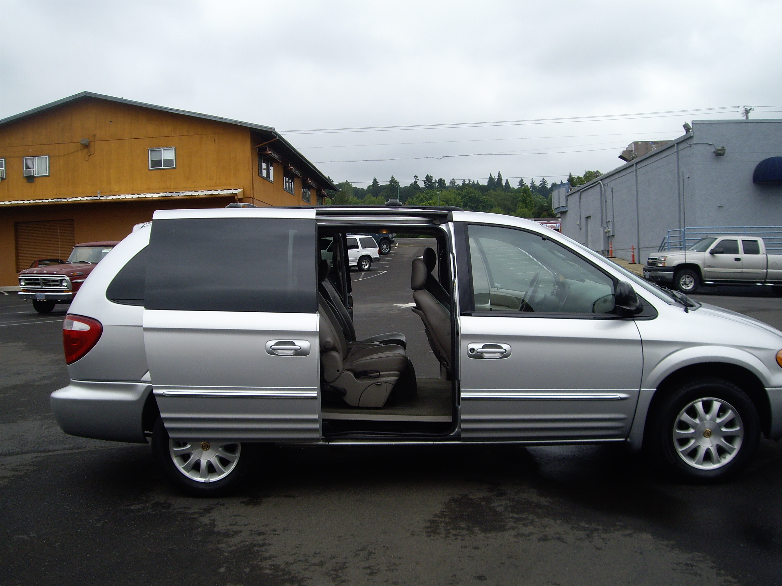 2002 Chrysler Town and Country VIN Number Search